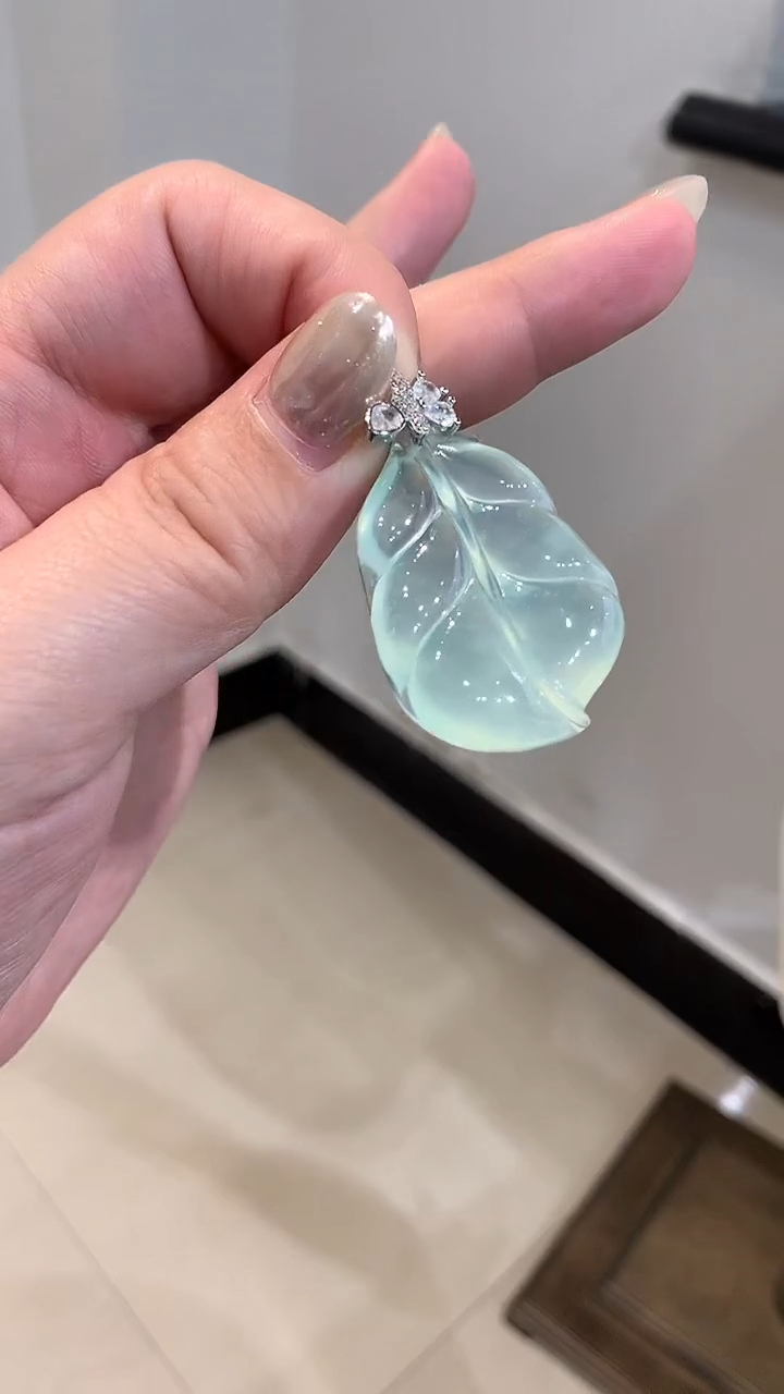 未镶嵌蛇纹石玉吊坠(不含链)叶子