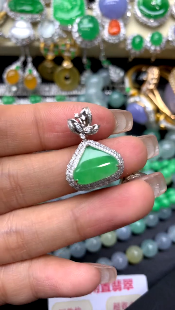 颈饰18K金镶嵌翡翠169-中国好珍宝