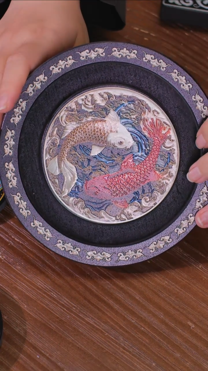 壹藏贰宝双鱼图案小壶承