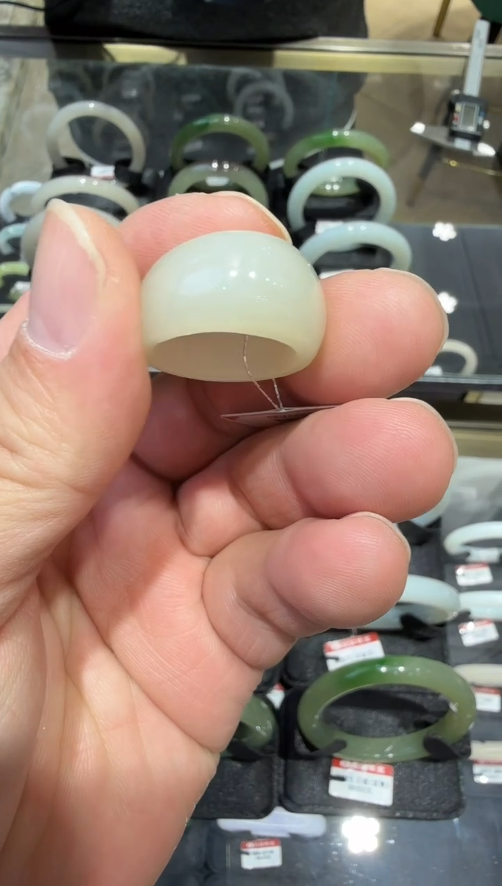 颈饰未镶嵌和田玉多样性发一