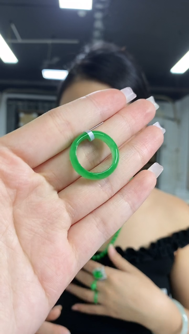 翡翠戒指未镶嵌闪购链接   多样性发其一颜色微差