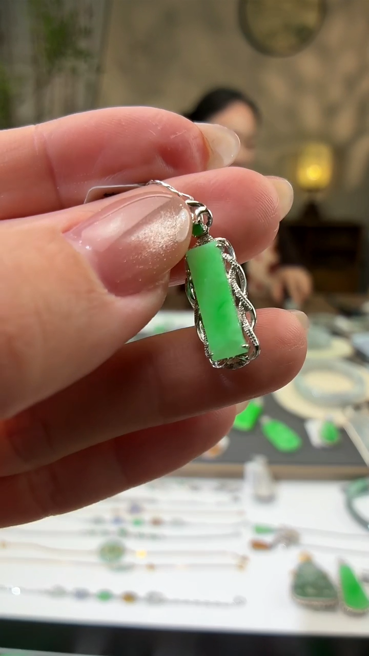 吊坠(不含链)18K金镶嵌翡翠无事牌