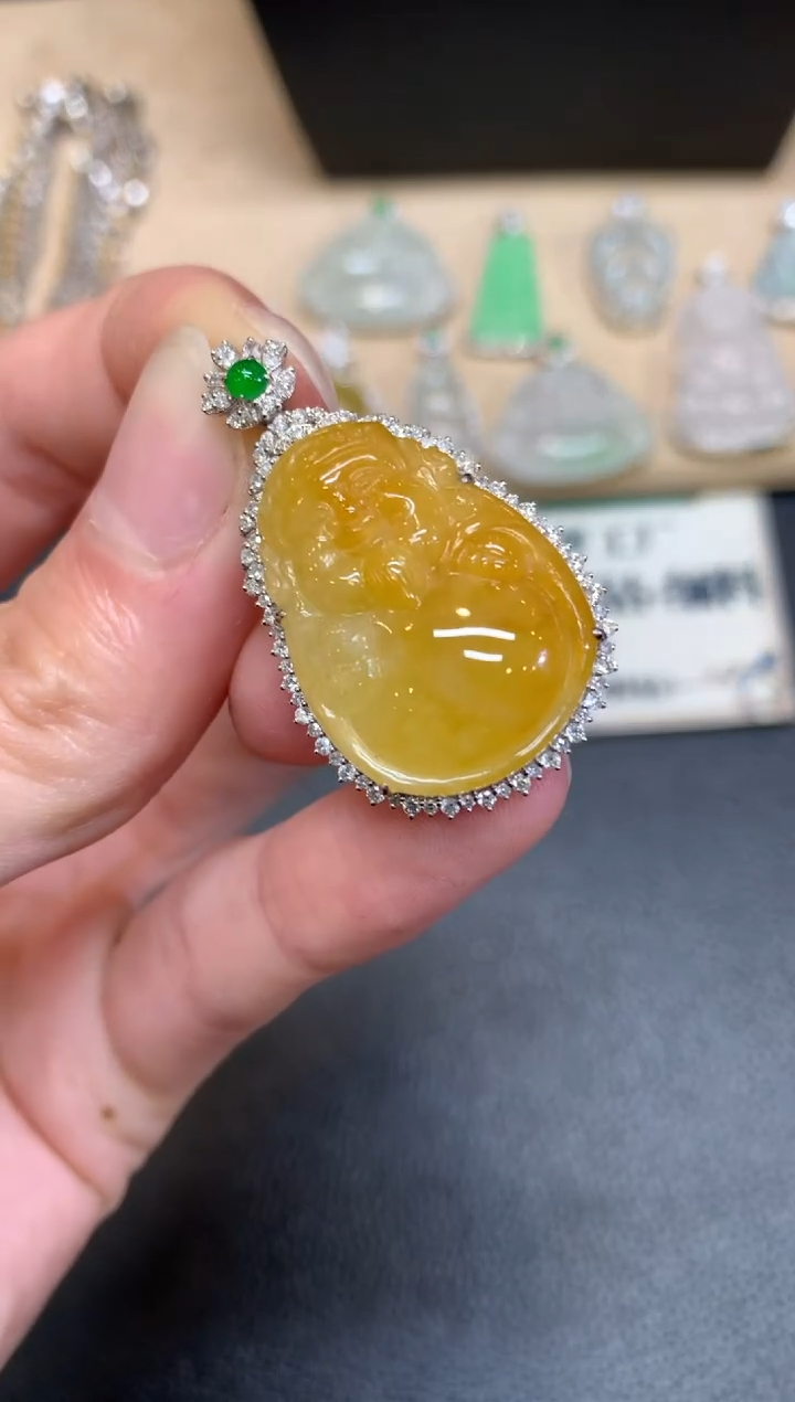 【闪购商品】翡翠颈饰18K金镶嵌财神爷【无服务费】