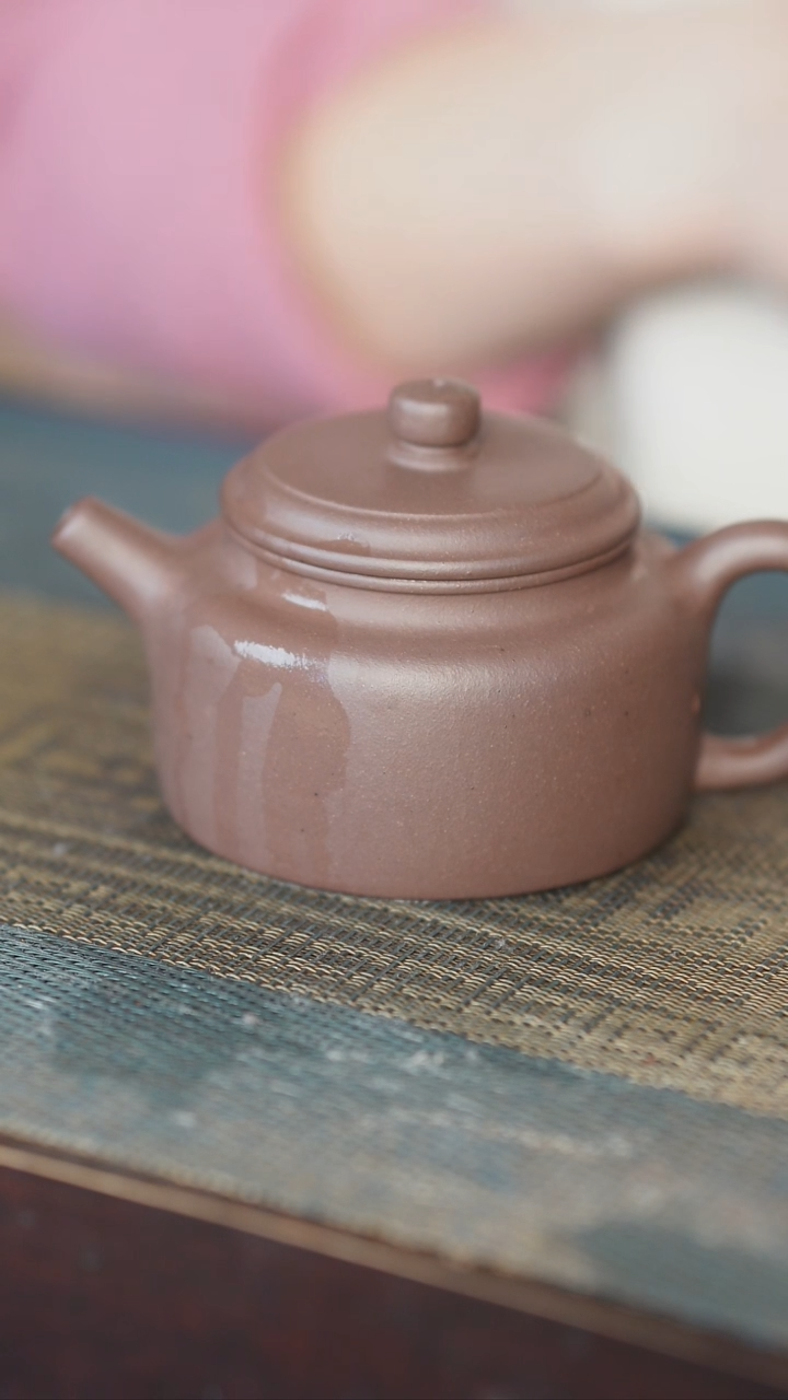 【闪购商品】喀左紫砂真不错，主播就是做壶的