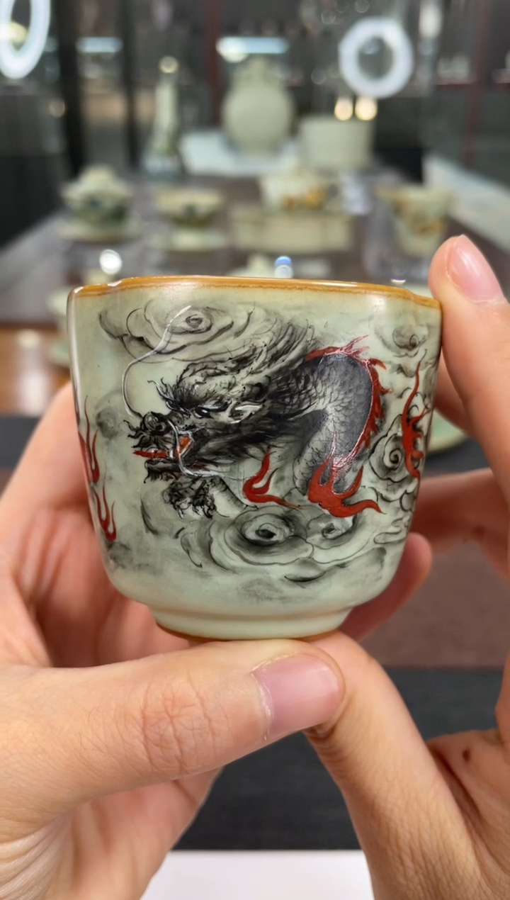 【闪购商品】余秀华彩绘四方杯墨龙