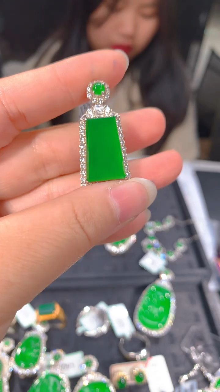 【闪购商品】定制翡翠未镶嵌60多样性发货（发其一）