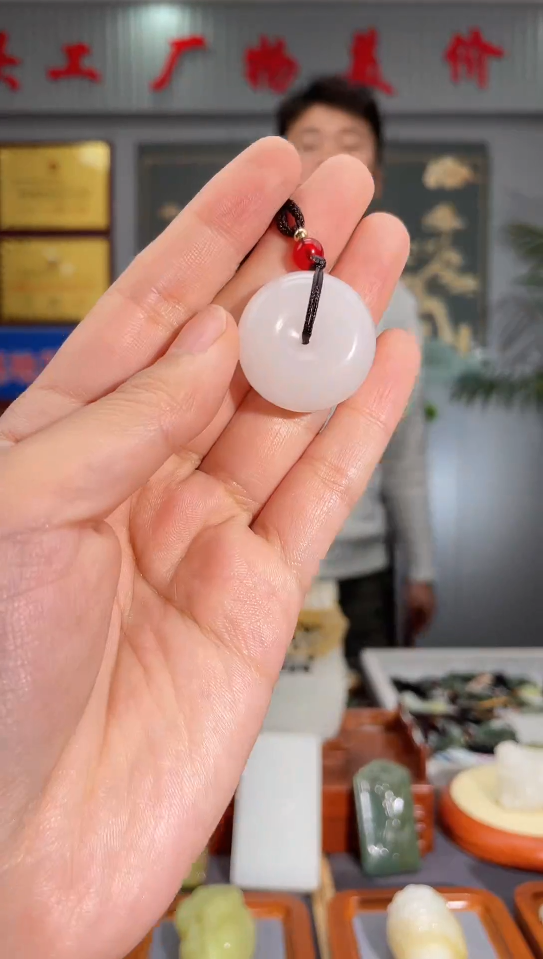 【闪购商品】石英质玉颈饰未镶嵌拍一发一 多样性发货