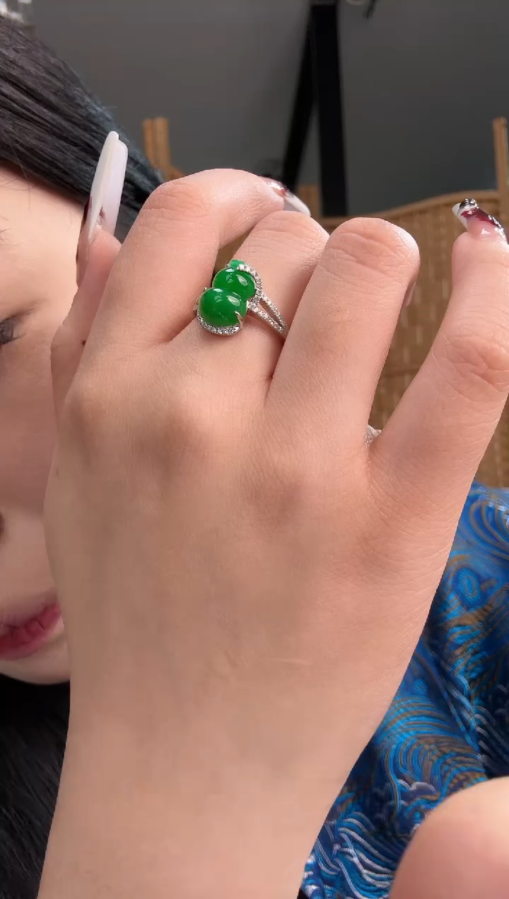 【闪购商品】翡翠颈饰18K金镶嵌戒指