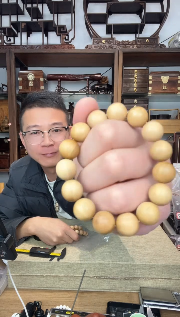 乌木类书架314老山檀1.4单圈手串