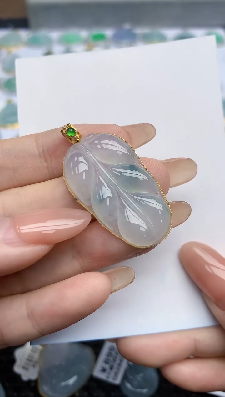 【闪购商品】翡翠挂件18K金镶嵌天然翡翠A货