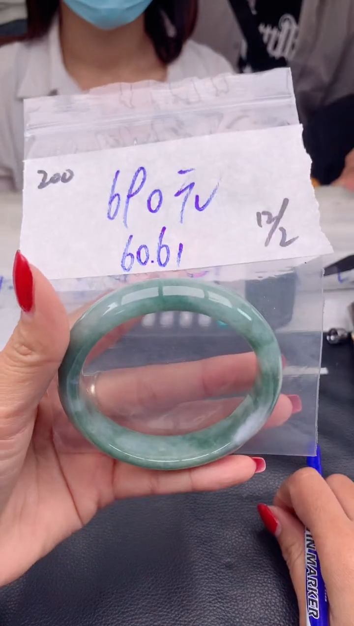 【闪购商品】定制翡翠未镶嵌200毛货需精细抛光手镯多样性拍一发一