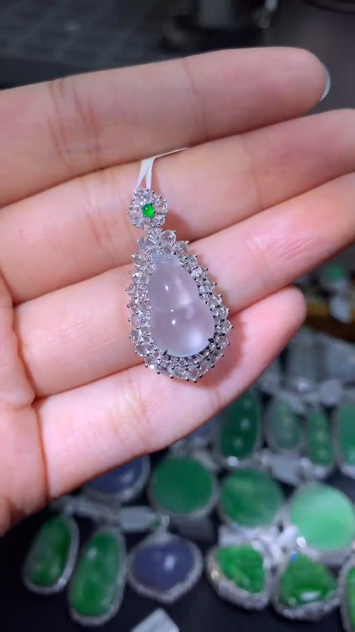 吊坠(不含链)18K金镶嵌翡翠吊坠