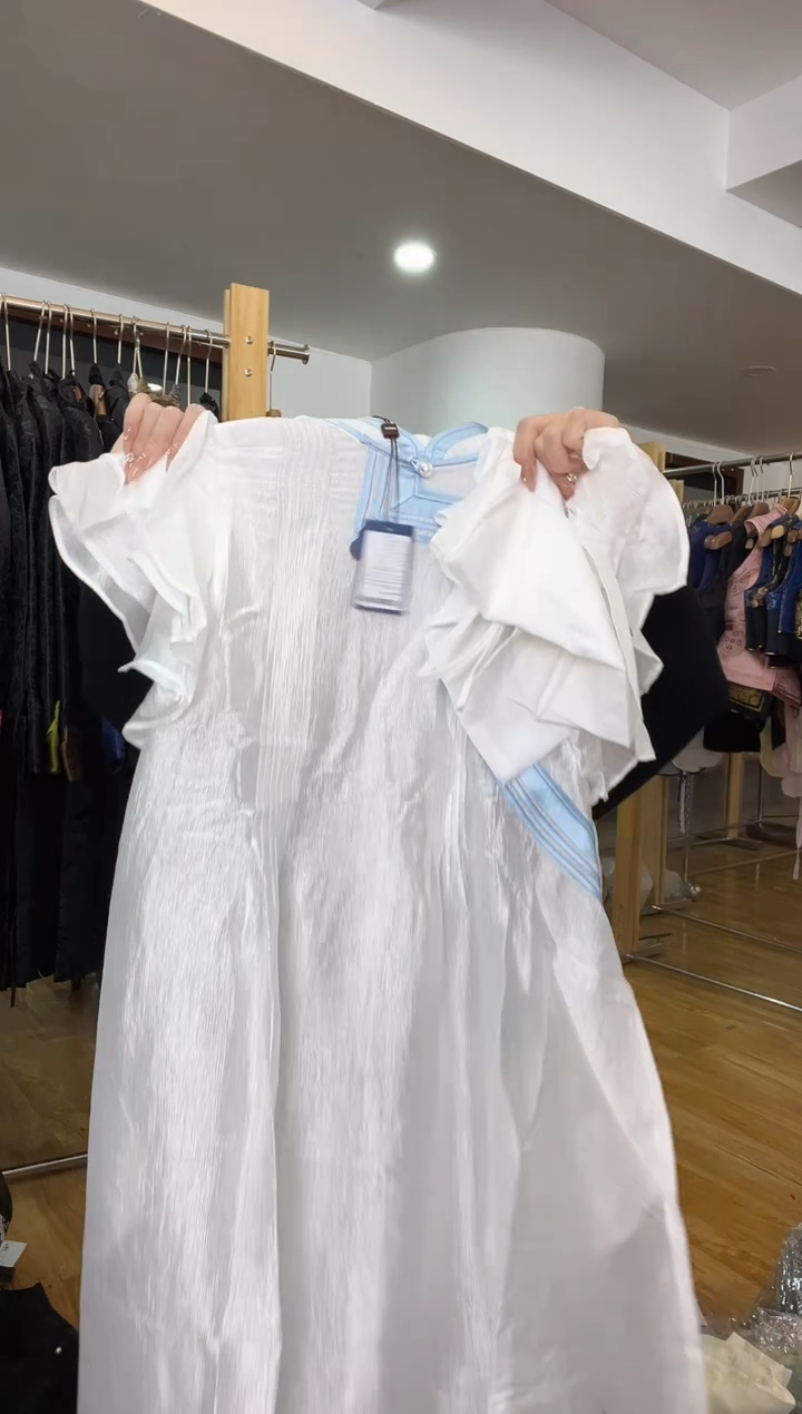 连衣裙       L码        105-115斤