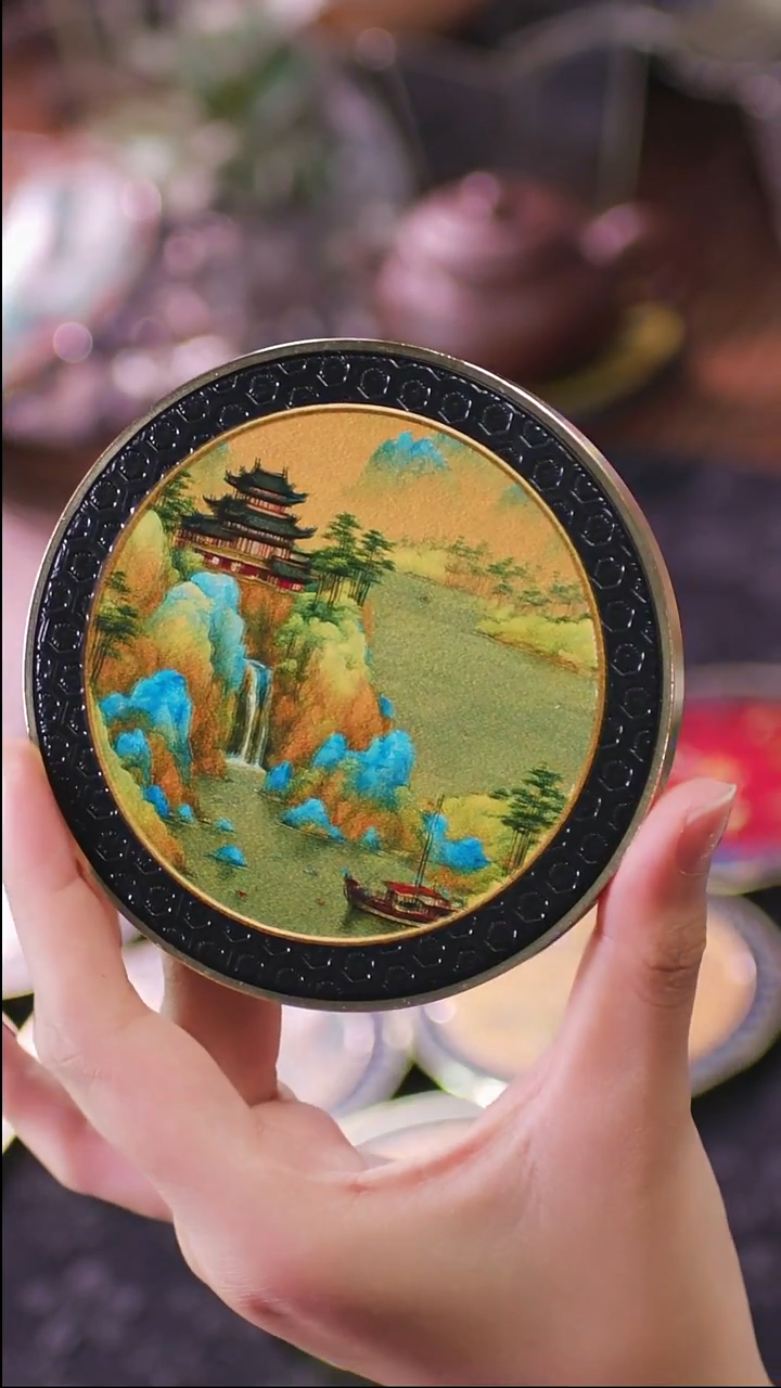 壹藏贰宝千里江山图案铜圈杯垫一片