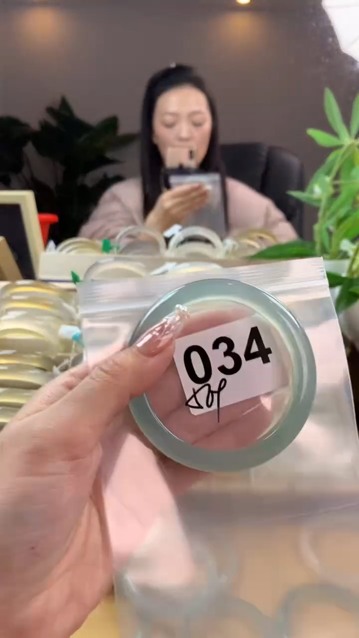 【闪购商品】玛瑙/玉髓手镯未镶嵌034