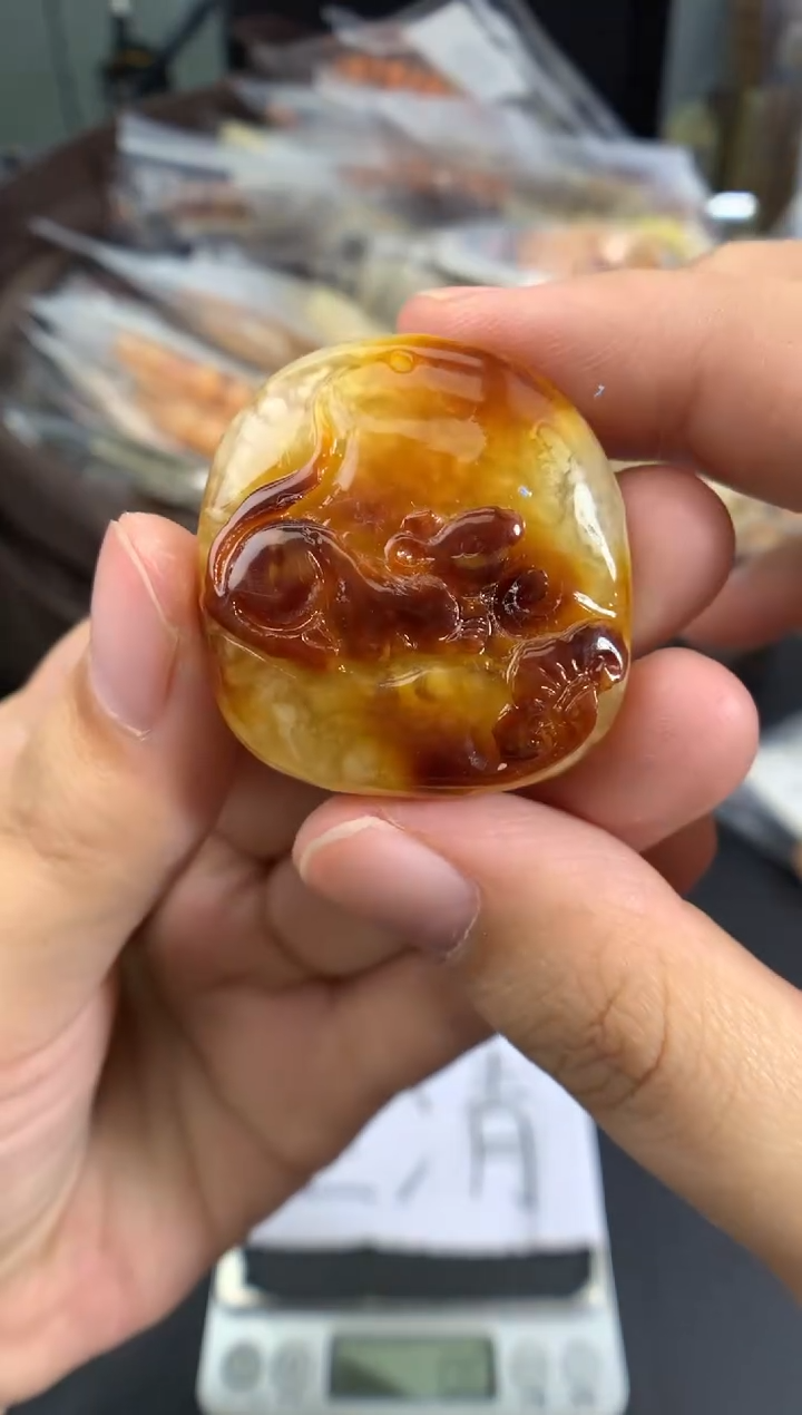 琥珀未镶嵌珠宝奇石1