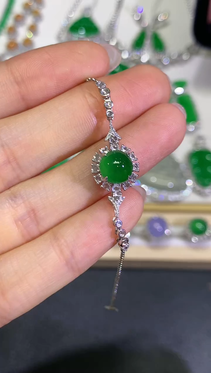 【闪购商品】翡翠颈饰18K金镶嵌团购63