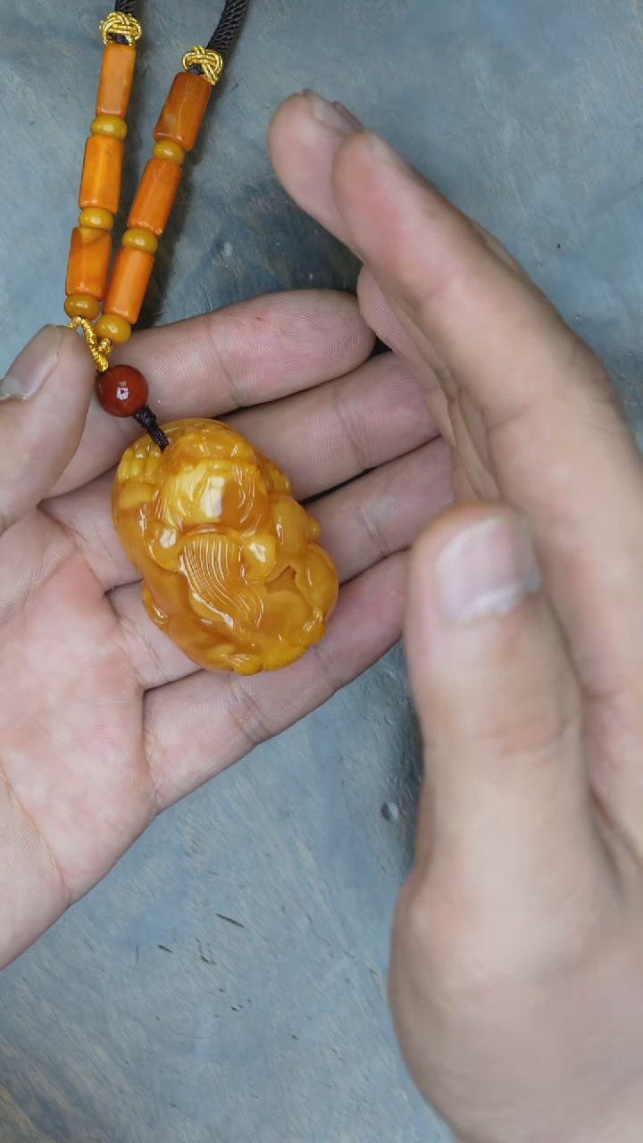 【闪购商品】琥珀裸石未镶嵌老蜡貔貅吊坠多样性发其一