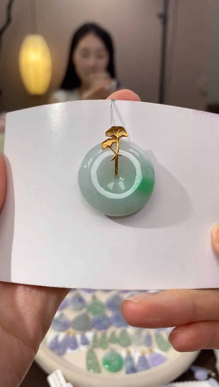 翡翠18K金镶嵌颈饰天然缅甸a货翡翠