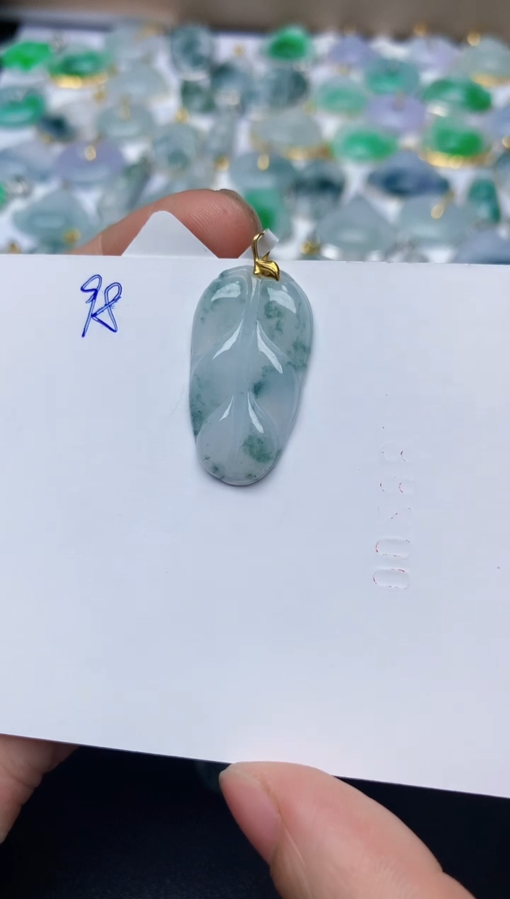 【闪购商品】翡翠颈饰18K金镶嵌天然翡翠A货   