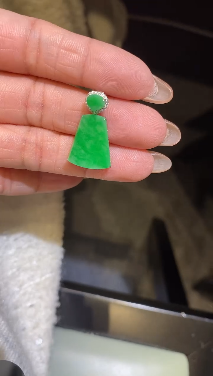 吊坠(不含链)18K金镶嵌翡翠无事牌