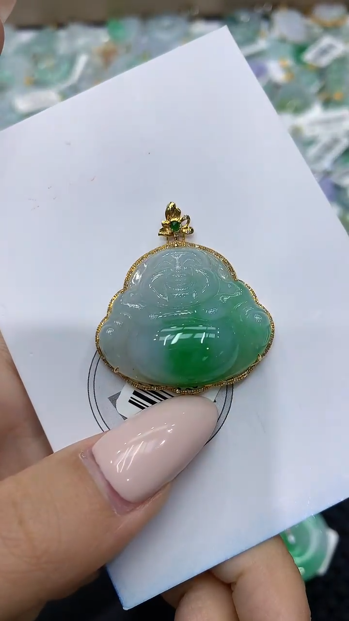 颈饰18K金镶嵌翡翠111111111111