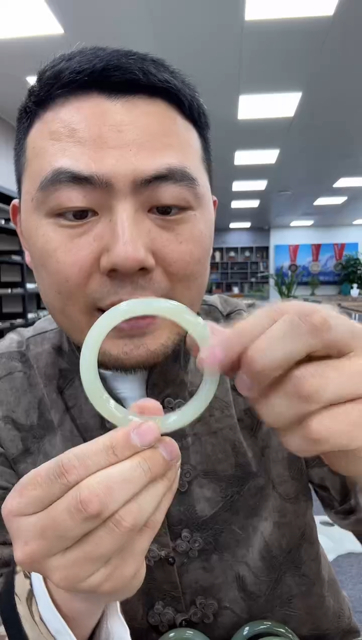 【闪购商品】和田玉手镯未镶嵌57  345