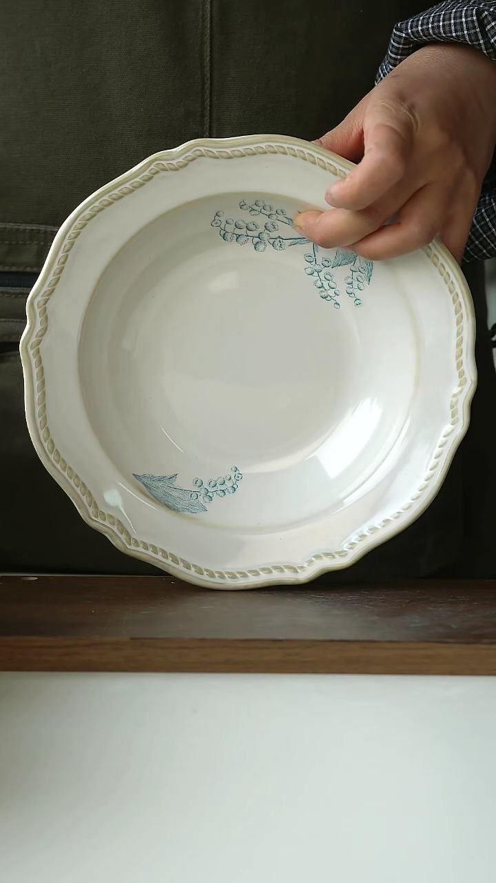 【闪购商品】陶瓷铃兰花草帽盘22厘米@4-2@