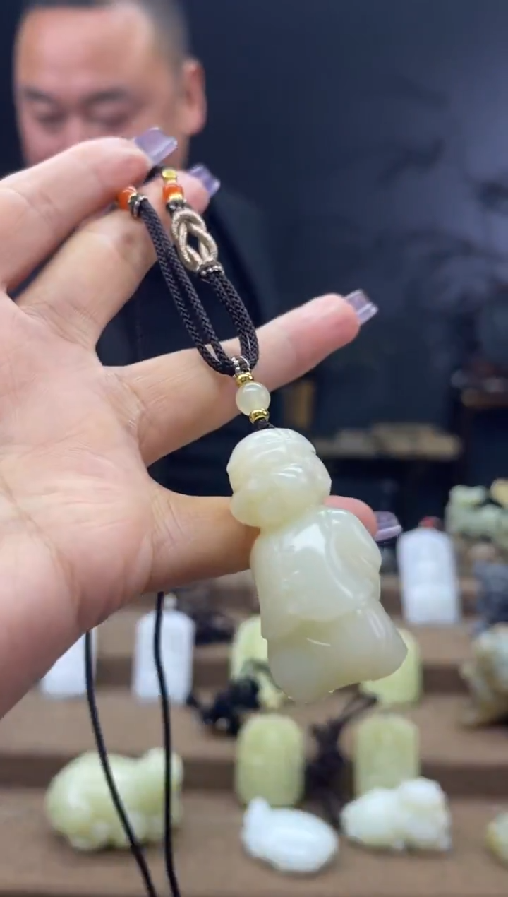 颈饰未镶嵌和田玉1