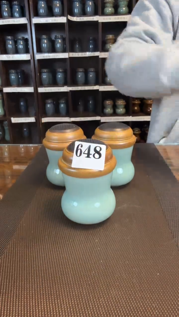 【闪购商品】天青色  炮筒    一只   648