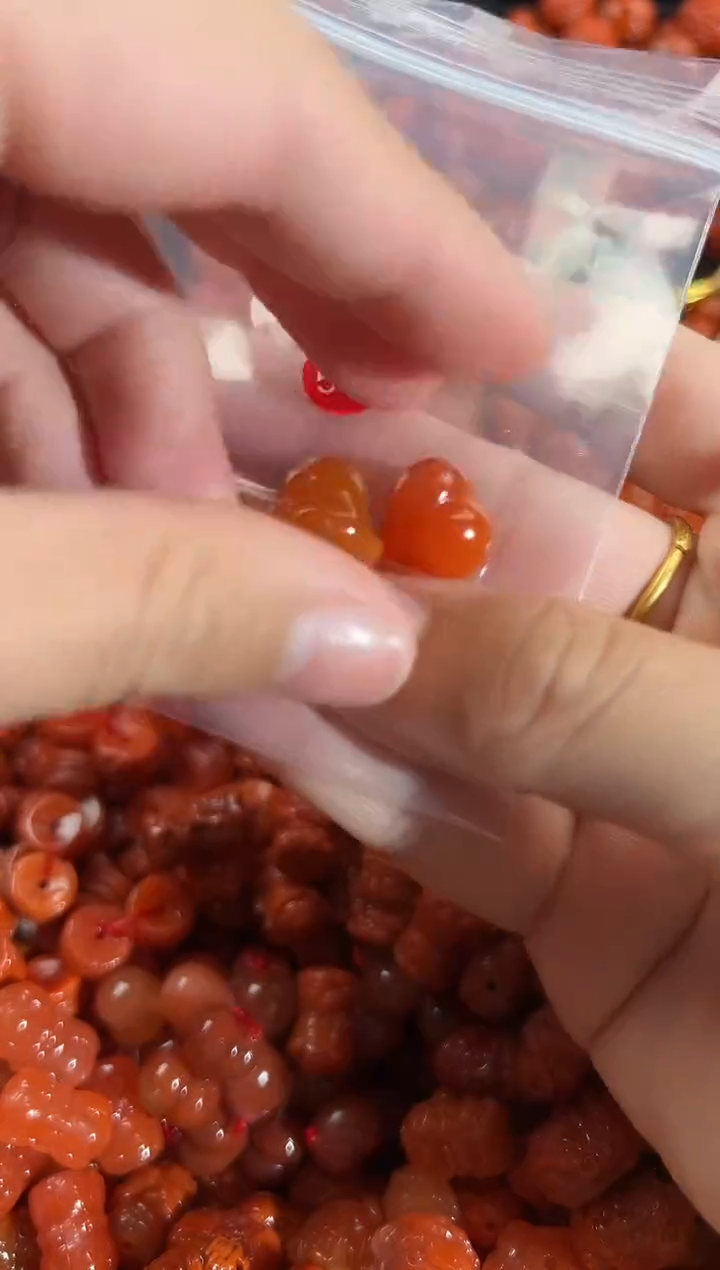 颈饰未镶嵌南红玛瑙1