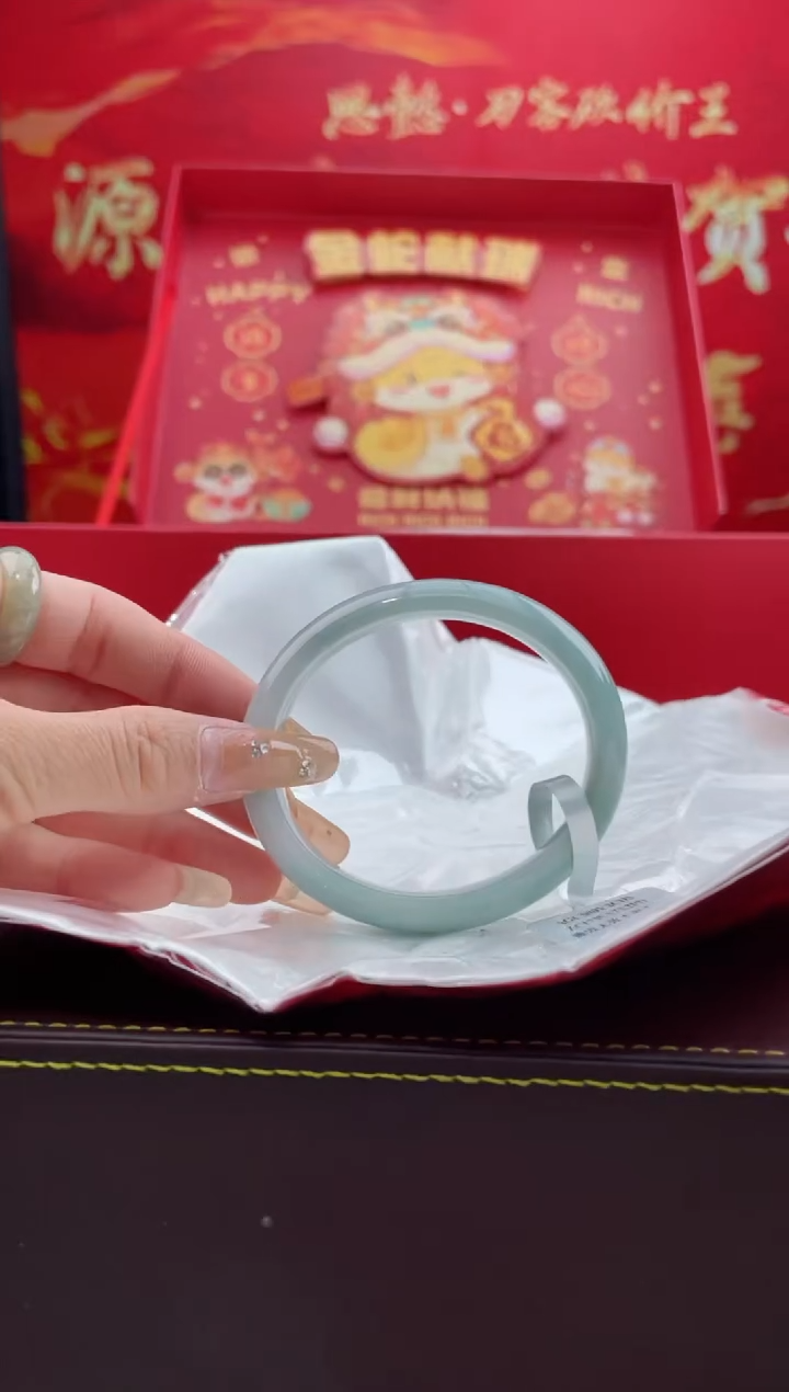 【闪购商品】翡翠手镯（贵妃镯）未镶嵌6翡翠手镯（微瑕）