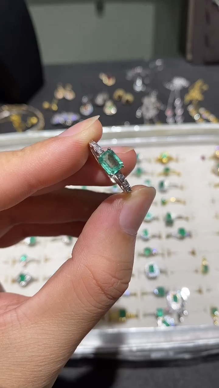 银S925镶嵌戒指祖母绿戒指