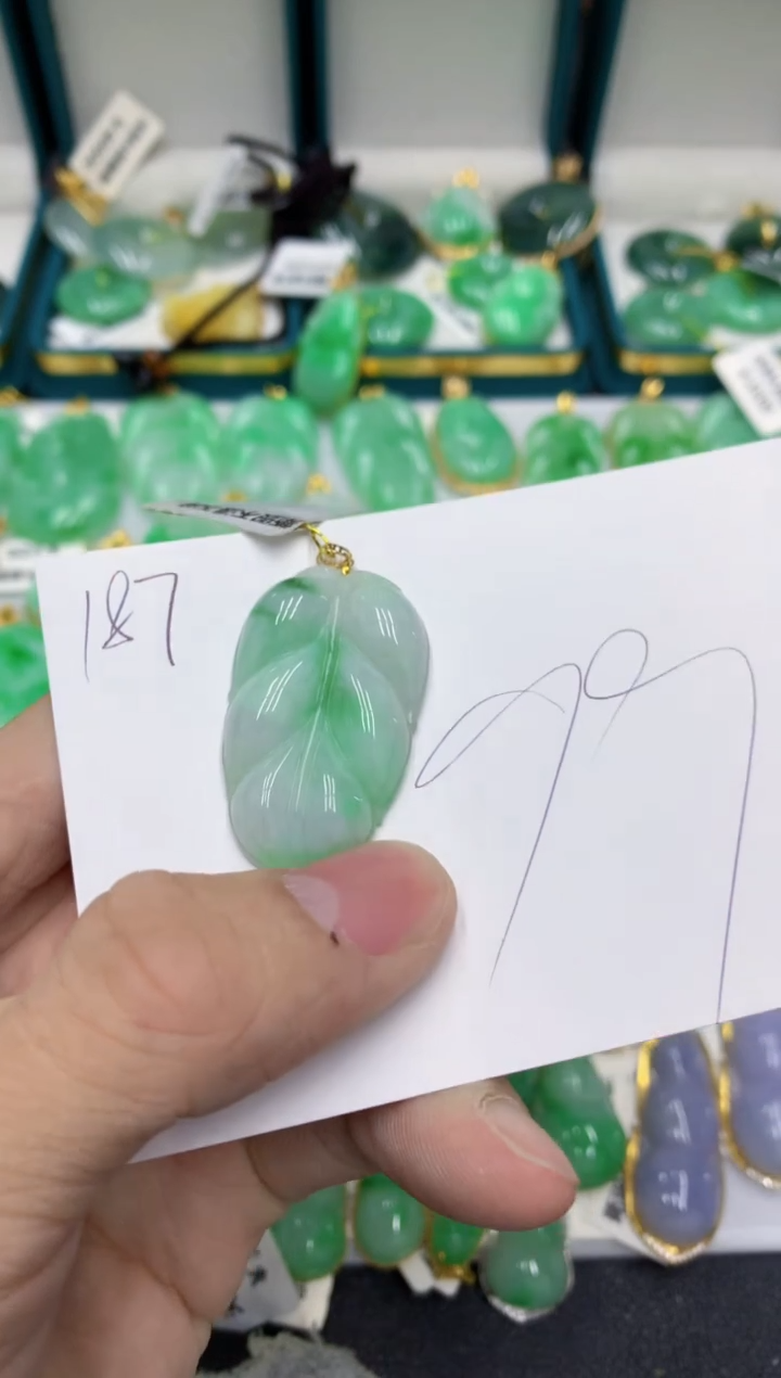 【闪购商品】翡翠颈饰18K金镶嵌号链接11111