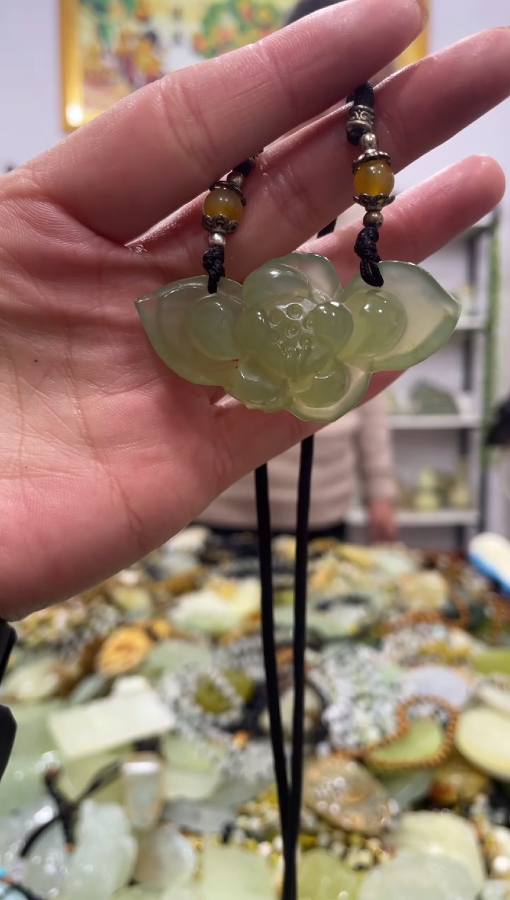 【闪购商品】岫玉吊坠未镶嵌            
