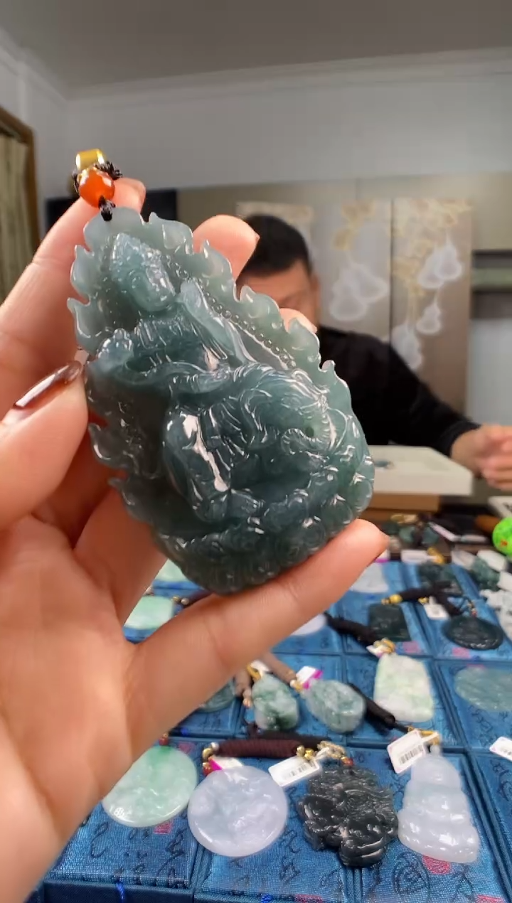 颈饰未镶嵌翡翠多样性发其一