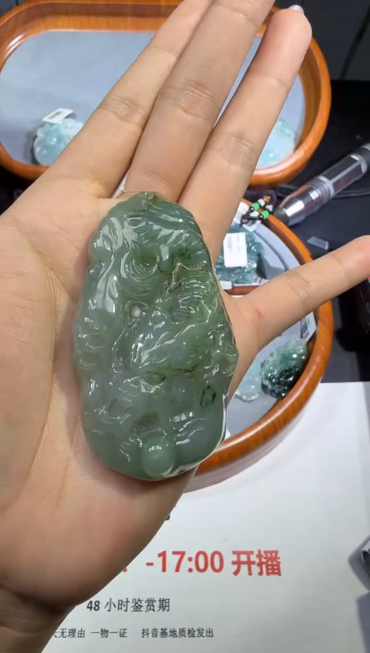 翡翠未镶嵌颈饰298.。。。