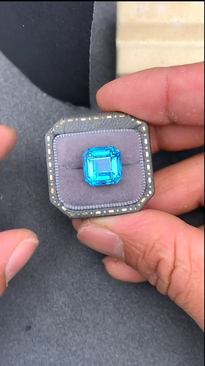 【闪购商品】托帕石裸石未镶嵌8克拉