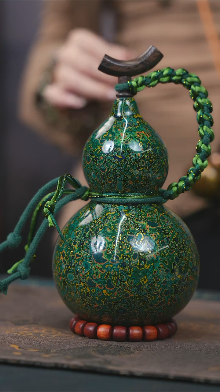 【闪购商品】WP114漆艺酒葫芦不包手串及旋转底座