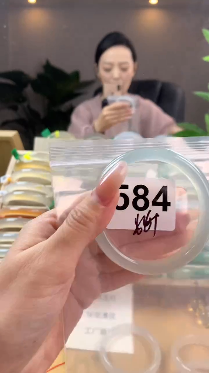 【闪购商品】玛瑙/玉髓手镯未镶嵌584微瑕