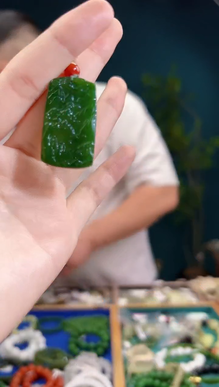 颈饰未镶嵌和田玉一物一证 拍一单发一个