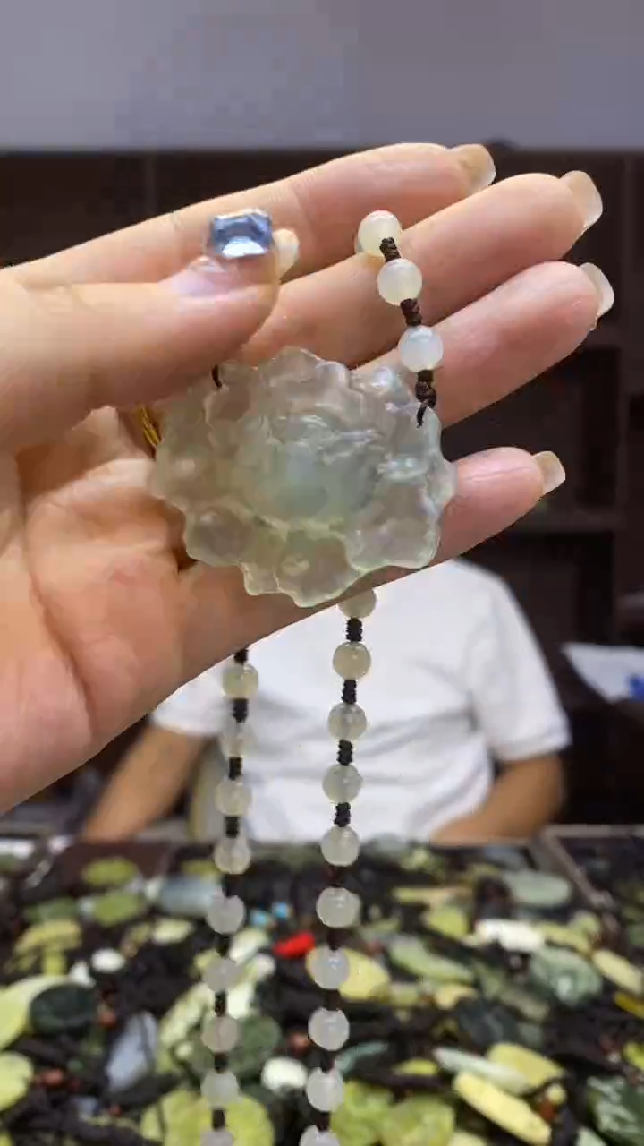 未镶嵌岫玉挂件 