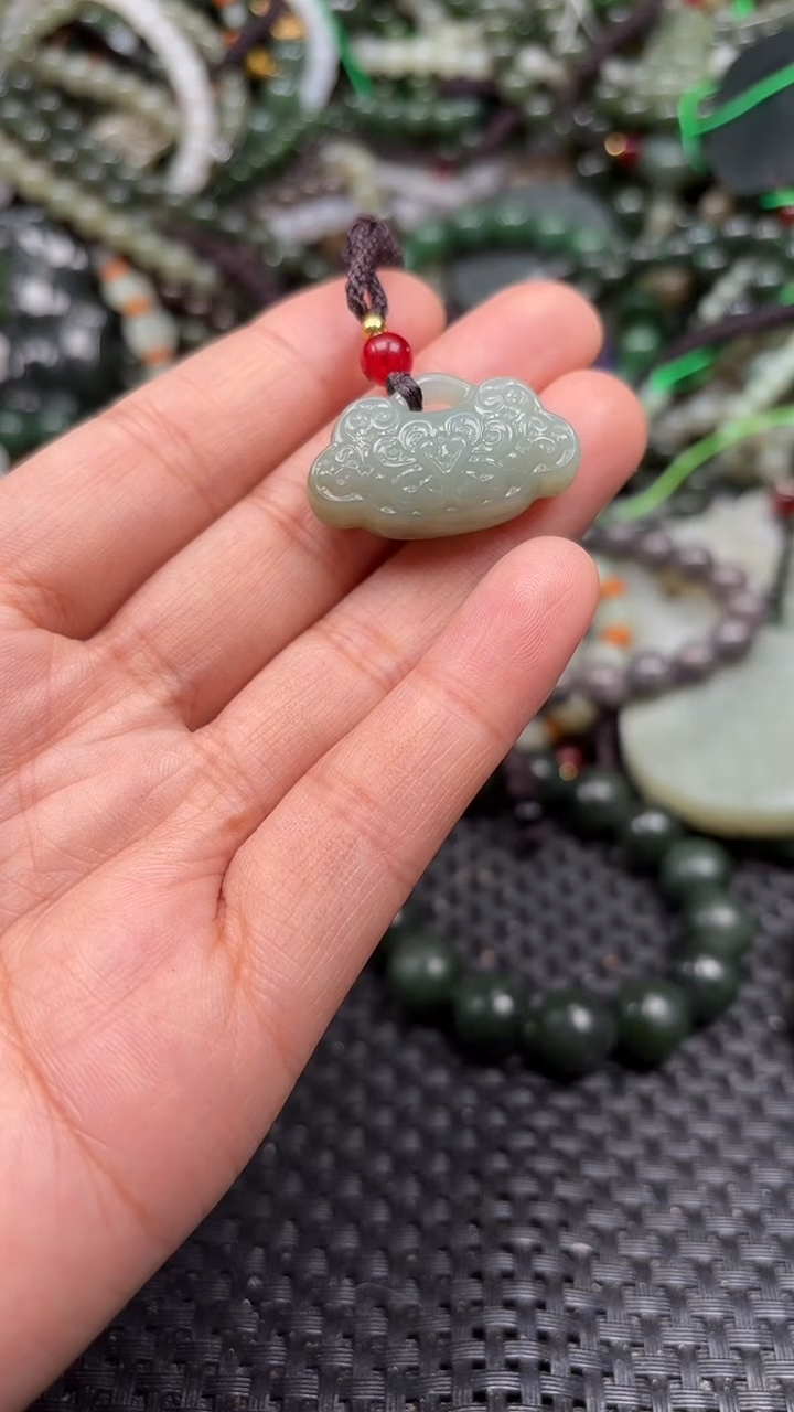 颈饰未镶嵌和田玉1