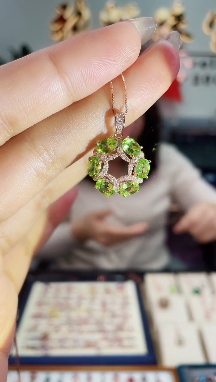 【闪购商品】橄榄石颈饰银S925镶嵌无证书