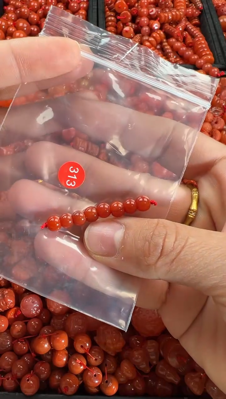 【闪购商品】南红玛瑙颈饰未镶嵌1