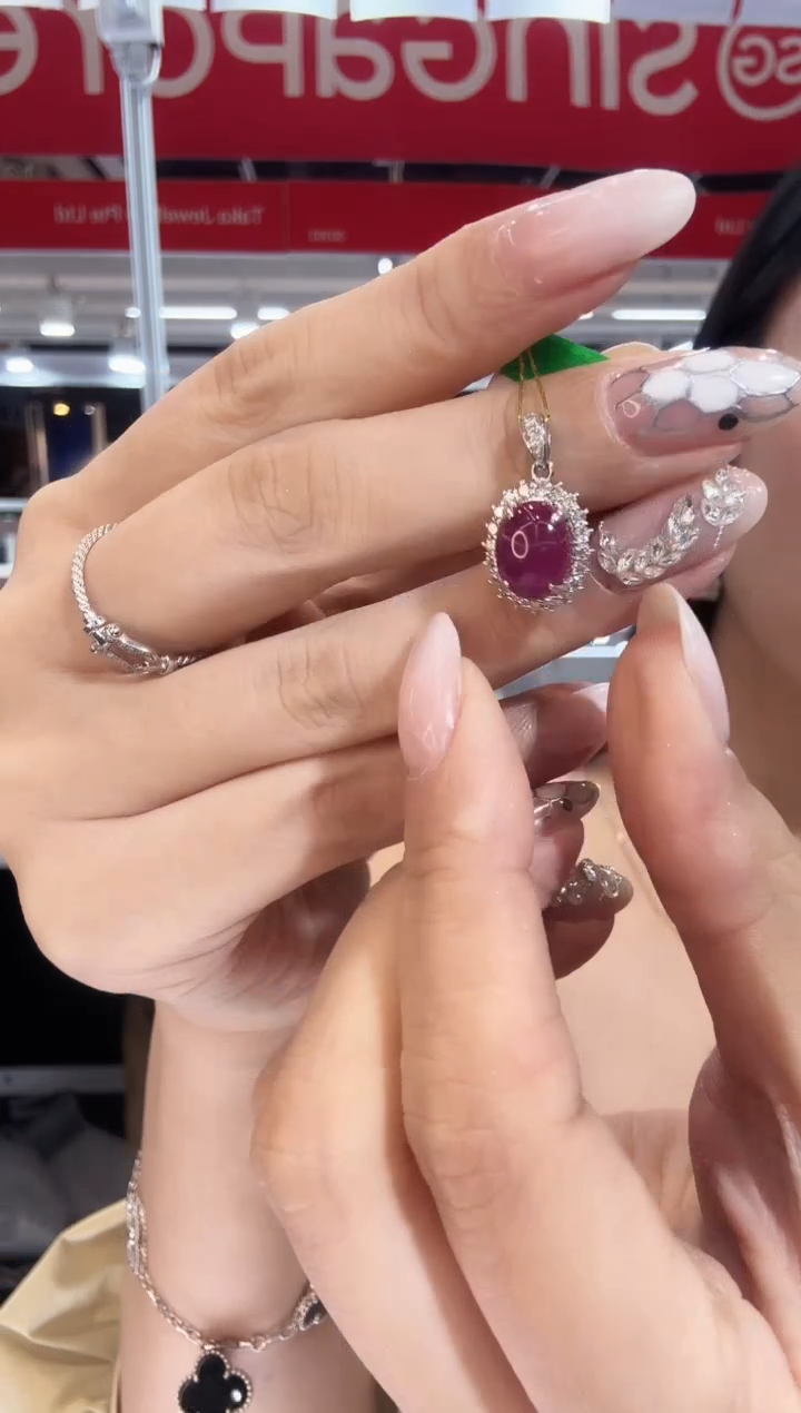 18K金镶嵌吊坠钻石LPR0917