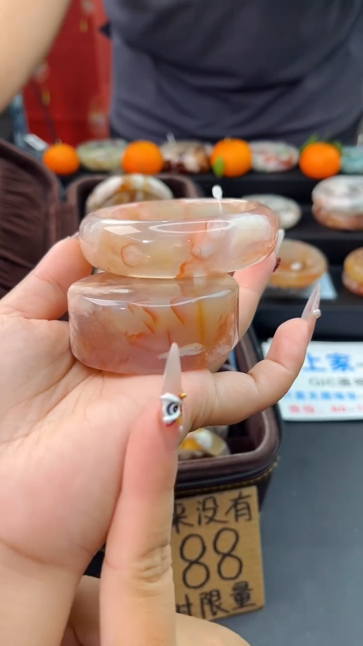 【闪购商品】石英质玉手镯未镶嵌赠送镯心（59圈口）