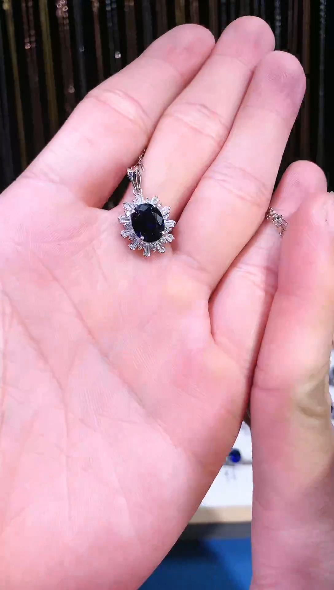 【闪购商品】蓝宝石吊坠(赠链)银S925镶嵌11111