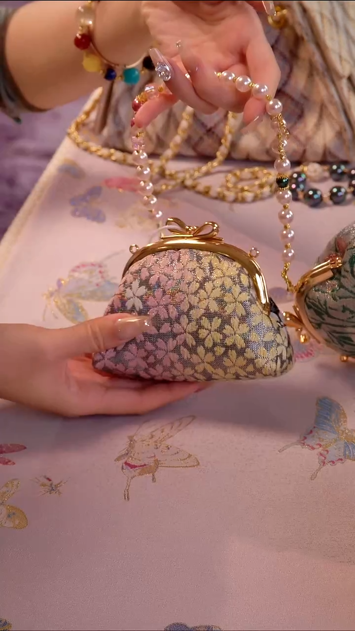 非遗西阵织 如图所示