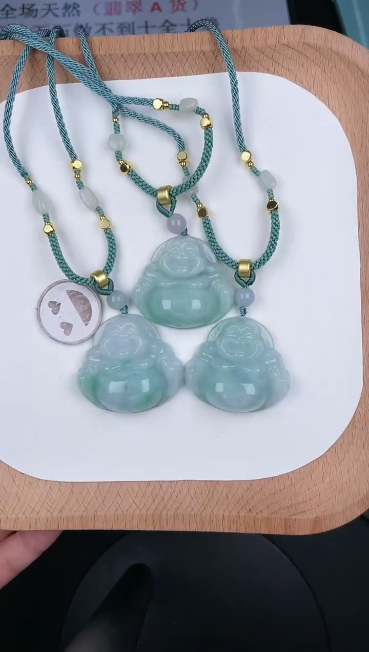 翡翠未镶嵌颈饰LC027翡翠油冰绿中佛（多样性发其一）